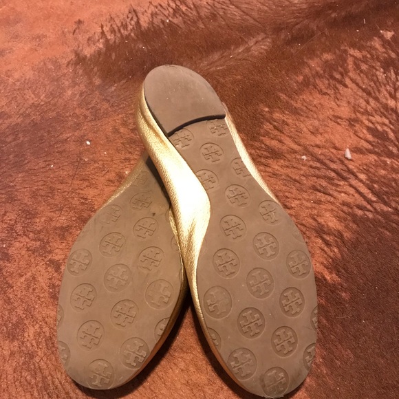 Tory Burch Gold Gold-tone Leather Reva Logo Flats - Picture 4 of 5